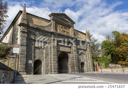 San Agostino gate 25471837