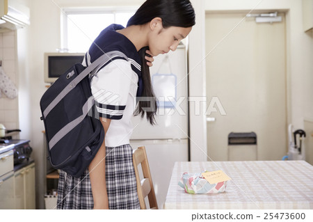School girl high school preparation morning preparation 25473600