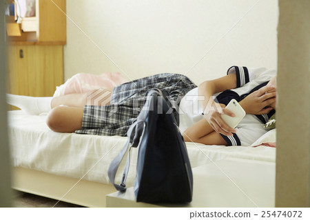 女高中生每天的形象 女高中生每天的形象 25474072