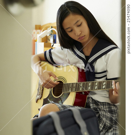 Schoolgirl Guitar