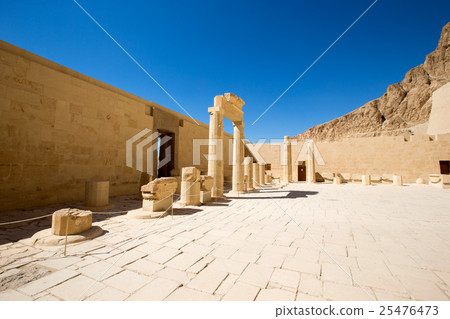 The temple of Hatshepsut near Luxor in Egypt 25476473
