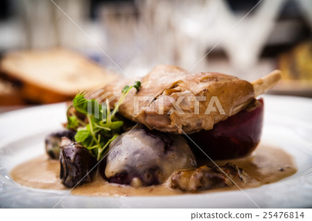 Stewed rabbit leg Stewed rabbit leg 25476814
