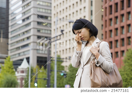 女商人離開家庭回歸家庭商人女商人銷售保險財政推銷員 25477181
