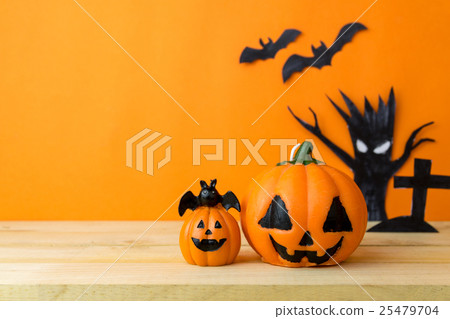 Halloween Pumpkins on wooden table Halloween Pumpkins on wooden table 25479704