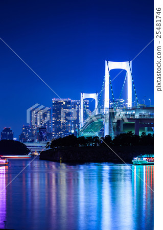 Night view of Odaiba Beach Park Rainbow Bridge 25481746