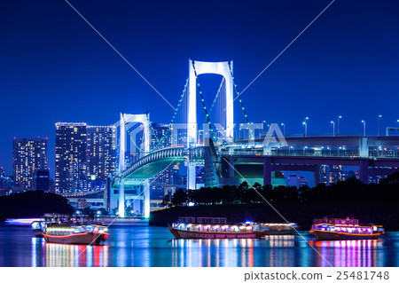 Night view of Odaiba Beach Park Rainbow Bridge 25481748
