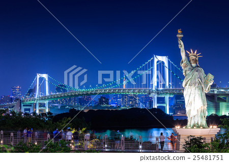 Odaiba Beach Park Rainbow Bridge and Statue of Liberty 25481751