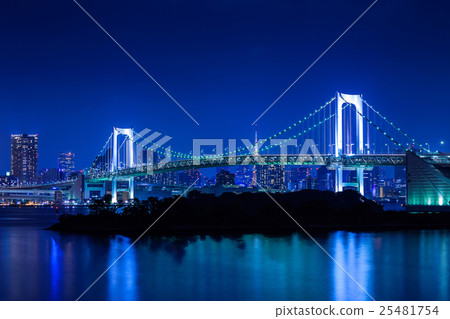 Night view of Odaiba Beach Park Rainbow Bridge 25481754