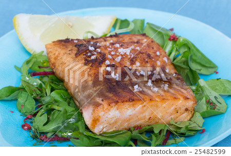 Fried salmon fillet with fleur de sel  25482599
