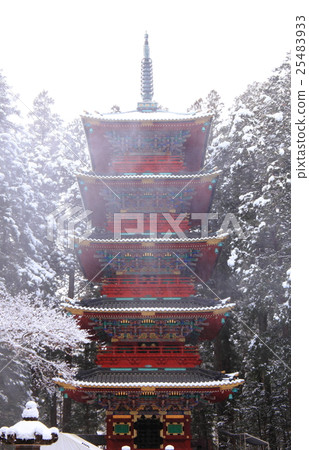 日光東照宮冬天場景的五層塔 日光東照宮冬天場景的五層塔 25483933