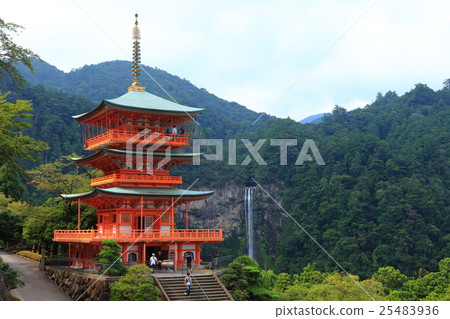 Aoekiji Temple Mie tower and Nachi Otaki 25483936