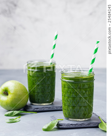 Spinach smoothie Healthy drink in glass jar 25484145
