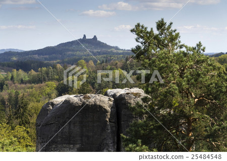 Sandstone rocks Hruba Skala Castle with Trosky 25484548
