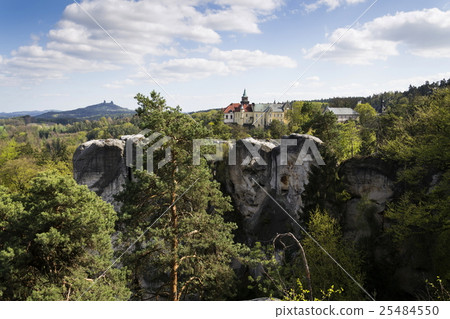 Sandstone rocks Hruba Skala Castle Trosky ruins Sandstone rocks Hruba Skala Castle Trosky ruins 25484550