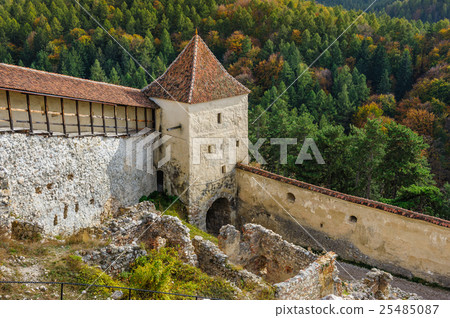 Medieval fortress in Rasnov, Transylvania, Brasov Medieval fortress in Rasnov, Transylvania, Brasov 25485087
