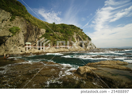 Enoshima Iwaya 25488897