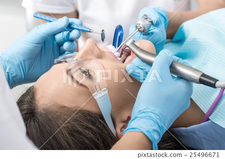 Woman at dentist's office Woman at dentist's office 25496671