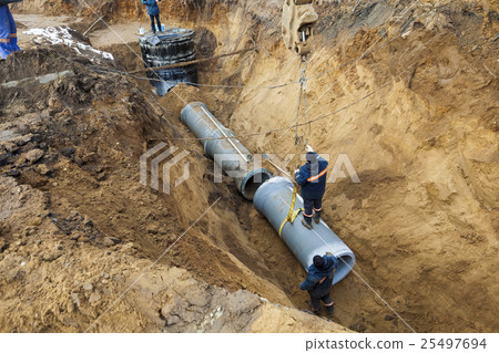 sewer pipe in   trench 25497694