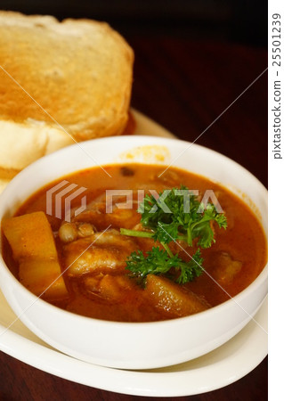 Thai Massa Man Curry and Toast (Massaman curry and Toasted Bread) Thai Massa Man Curry and Toast (Massaman curry and Toasted Bread) 25501239