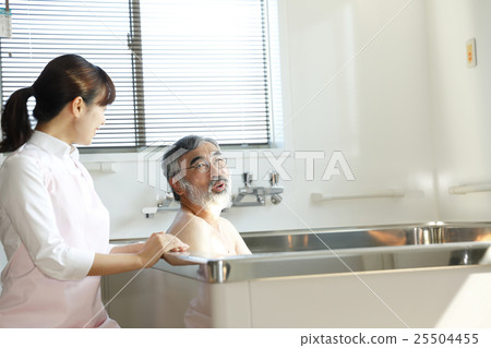 福利護理小組家庭日服務日托護理院洗澡 25504455