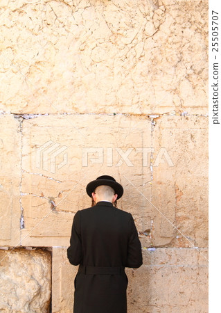 在哭牆祈禱 在哭牆祈禱 25505707