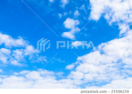 Sky clouds in October Cumulus clouds Cirrus clouds blue sky Autumn sky Late summer sky Background material Cloud blue sky Composite background 25506239
