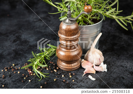 Assortment of spice 25508318