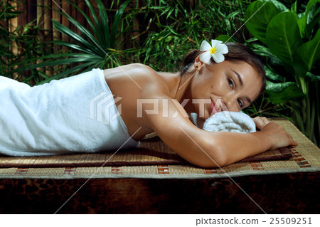 girl in spa girl in spa 25509251