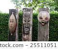 Three wooden statue, three idol. 25511051