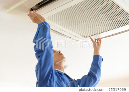 Maintenance of the ceiling embedded air conditioner Maintenance of the ceiling embedded air conditioner 25517969