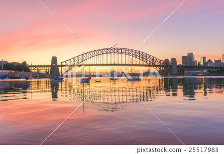 Sunrise at Sydney Harbour Bridge Sunrise at Sydney Harbour Bridge 25517983