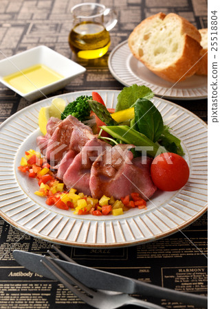 Roast beef salad Roast beef salad 25518804