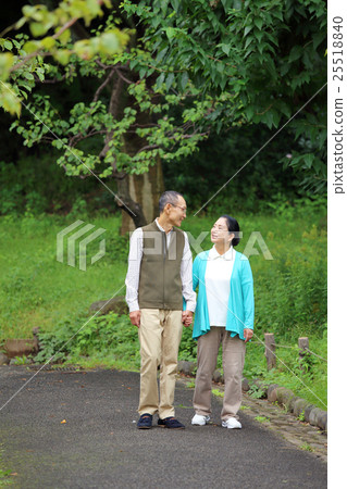 Lifestyle Senior Walk 25518840