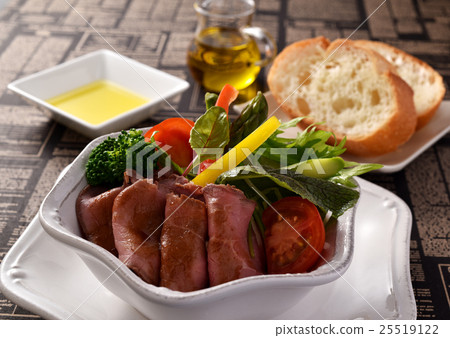 Roast beef salad Roast beef salad 25519122