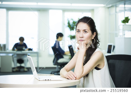 商業形像中年婦女 25519560