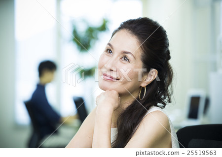 商業形像中年婦女 25519563