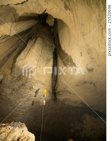 pit 25520696
