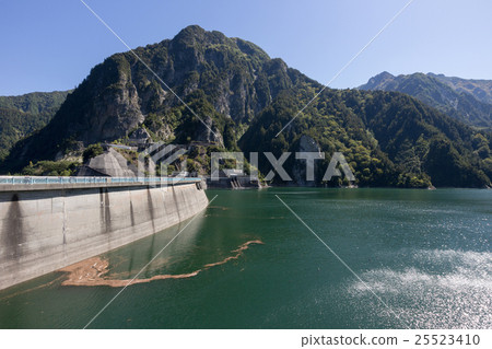 Kurobe Dam and Driftwood of Sunny 25523410