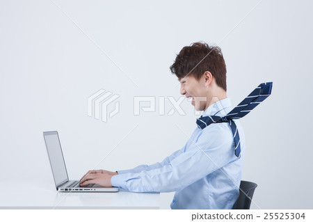 Youth employment 122 25525304