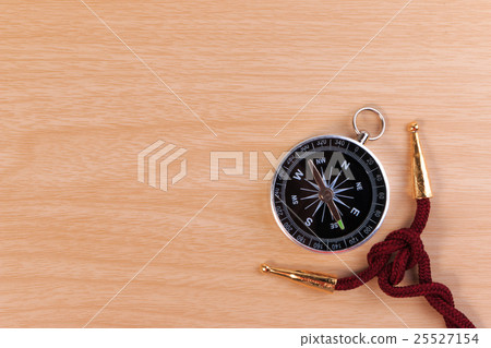 Boy scouts knot, the square knot and compass. 25527154