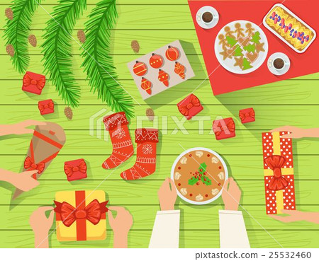 Family At The traditionally Served Christmas Table 25532460