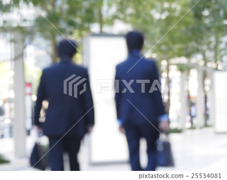 Businessman / blur expression 25534081