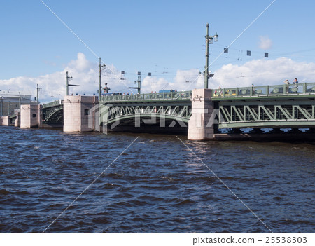 View of the Palace Bridge in St Petersburg, Russia 25538303