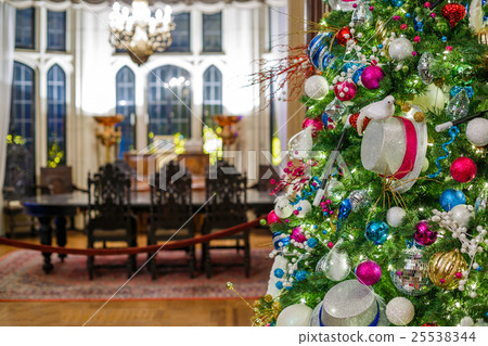 Decorated Christmas tree Decorated Christmas tree 25538344