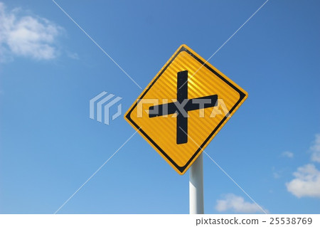 交叉口標誌 25538769