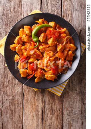 Indian curry Chicken Jalfrezi with spices, tomato 25542213