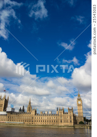 The River Thames and Big Ben: London The River Thames and Big Ben: London 25543083