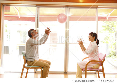 Welfare and nursing care group Home day service Day care Day old home ball play movement Welfare and nursing care group Home day service Day care Day old home ball play movement 25546008