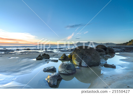 Moeraki Boulders on the Koekohe beach, New Zealand 25550427