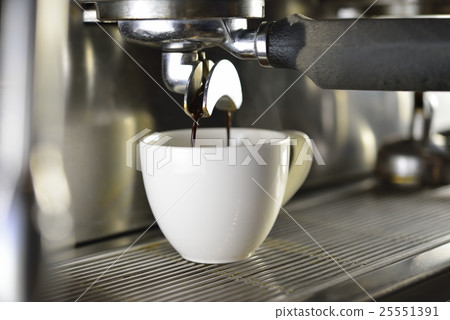 Coffee machine making coffee in a coffee shop Coffee machine making coffee in a coffee shop 25551391